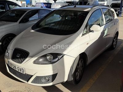 Blanco Usado 2010 Seat Altea XL Style Monovolumen | 2000 € (Un poco caro)