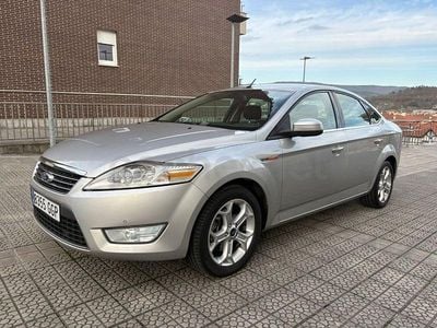 Usado Ford Mondeo Ghia 140 CV (102 kW) 2008 Gris / plata Berlina