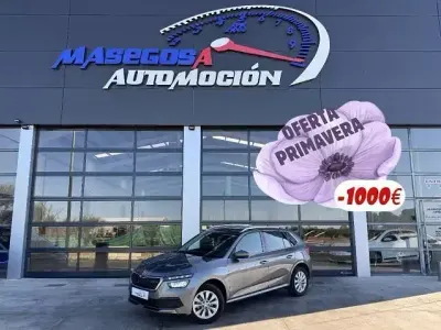 Usado Skoda Kamiq Ambition 110 CV (80 kW) 2022 Gris / plata SUV