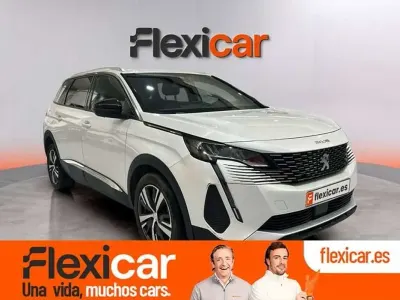Usado Peugeot 5008 Allure 131 CV (96 kW) 2024 Blanco SUV