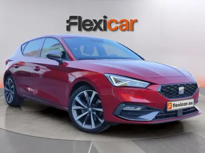Usado Seat Leon FR 150 CV (110 kW) 2021 Rojo Berlina