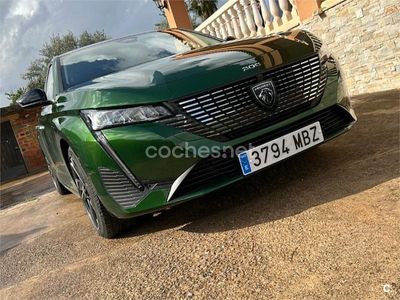 Verde Usado 2022 Peugeot 308 Allure Berlina | 20.500 €