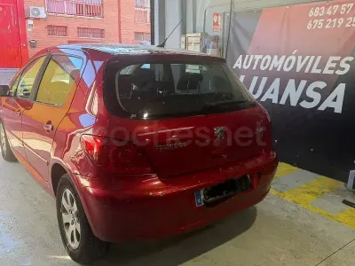 Begagnad Peugeot 307 90 HK (66 kW) 2006 Röd Sedan