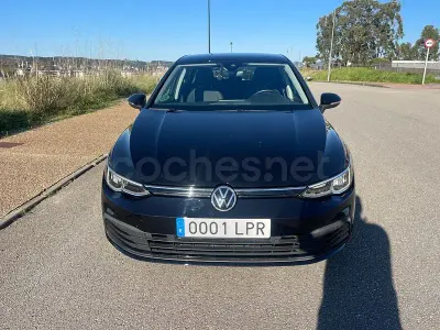 Usado VW Golf VIII Life 131 CV (96 kW) 2021 Negro Berlina