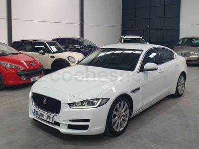 Usado Jaguar XE Prestige 180 CV (132 kW) 2017 Blanco Berlina