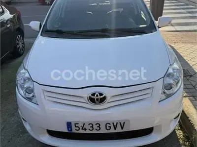 Usado Toyota Auris Active 101 CV (74 kW) 2010 Blanco Utilitario
