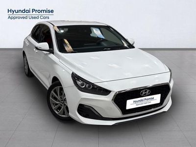 Usado Hyundai i30 120 CV (88 kW) 2019 Blanco Berlina