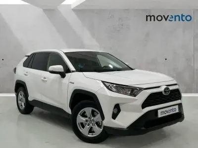 Käytetty Toyota RAV4 Business Edition 222 HP (163 kW) 2021 Valkoinen Katumaasturi