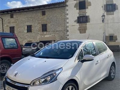 Usado Peugeot 208 Active 75 CV (55 kW) 2018 Blanco Utilitario