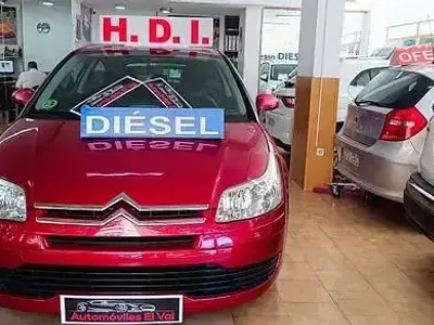 Käytetty Citroën C4 110 HP (80 kW) 2008 Punainen Sedan