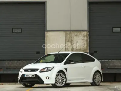 Usado Ford Focus RS 305 CV (224 kW) 2010 Blanco Berlina