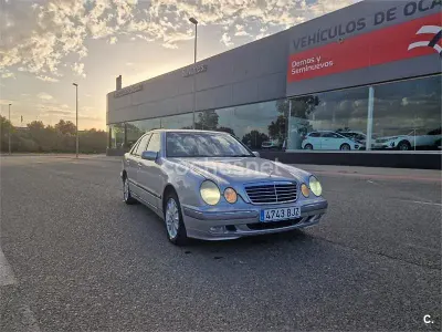 Usado Mercedes E320 Elegance 197 CV (144 kW) 2001 Gris / plata Berlina