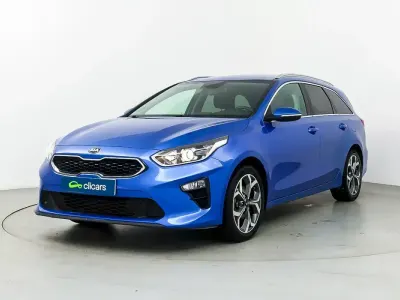 Używany Kia Ceed 120 KM (88 kW) 2019 Niebieski Hatchback