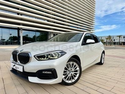 Usado BMW 118 Comfort Edition 140 CV (102 kW) 2020 Blanco Utilitario