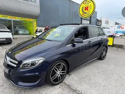Usado Mercedes B220 177 CV (130 kW) 2017 Azul Utilitario