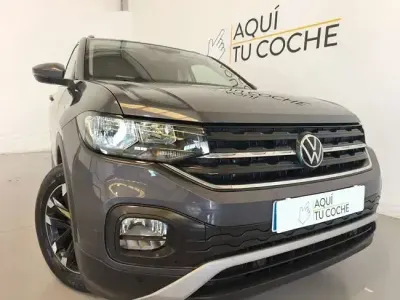 Usado VW T-Cross Advance 110 CV (80 kW) 2022 Gris / plata SUV