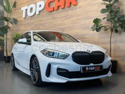 Usado BMW 118 Executive 150 CV (110 kW) 2022 Blanco Utilitario