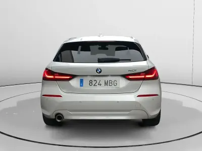 Usado BMW 118 Performance 136 CV (100 kW) 2022 Gris / plata Utilitario