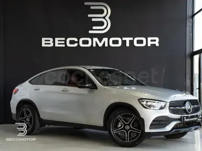 Usado Mercedes GLC200 163 CV (119 kW) 2020 Gris / plata SUV