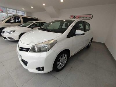 Usado Toyota Yaris Active 90 CV (66 kW) 2013 Blanco Utilitario