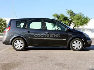 Usado Renault Grand Scénic Authentique 120 CV (88 kW) 2005 Gris / plata Monovolumen