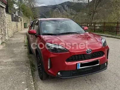 Używany Toyota Yaris Cross Active 116 KM (85 kW) 2023 Czerwony SUV