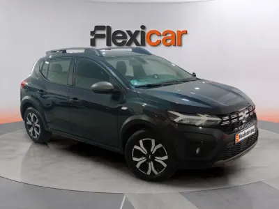 Usado Dacia Sandero Essentiel 91 CV (66 kW) 2023 Gris Berlina