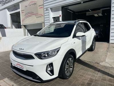 Blanco Usado 2022 Kia Stonic Plus SUV | 15.995 € (Un poco caro)