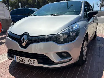 Usado Renault Clio IV Business 90 CV (66 kW) 2018 Gris / plata Berlina