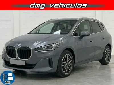 Usado BMW 225 Active Tourer Comfort Edition 245 CV (180 kW) 2023 Gris / plata Monovolumen