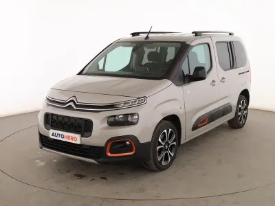 Usado Citroën Berlingo Shine 131 CV (96 kW) 2021 Gris Monovolumen