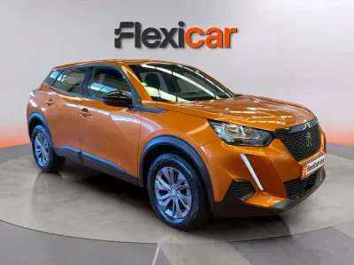 Usado Peugeot 2008 Active 131 CV (96 kW) 2023 Naranja SUV