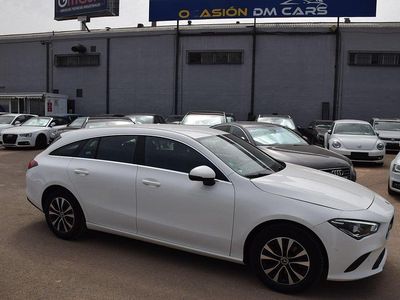 Usado Mercedes CLA180 Shooting Brake 115 CV (84 kW) 2022 Blanco Familiar