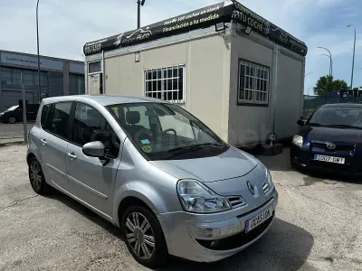 Usado Renault Grand Modus Dynamique 105 CV (77 kW) 2012 Gris / plata Monovolumen