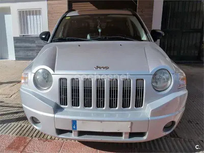 Używany Jeep Compass Limited 140 KM (102 kW) 2010 Szary SUV