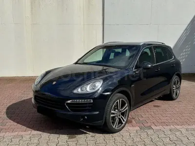 Käytetty Porsche Cayenne 245 HP (180 kW) 2012 Musta Katumaasturi