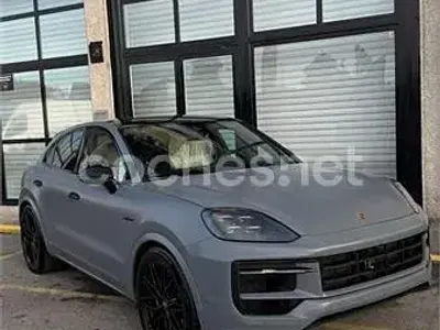 Usado Porsche Cayenne E-Hybrid Coupe Black Edition 470 CV (345 kW) 2026 Gris / plata SUV