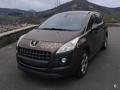 Usado Peugeot 3008 Active 115 CV (84 kW) 2013 Marrón Familiar