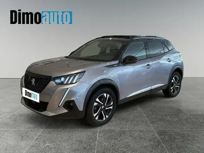 Usado Peugeot 2008 GT 130 CV (95 kW) 2021 Gris / plata SUV