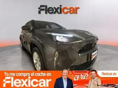 Usado Toyota Yaris Active 116 CV (85 kW) 2025 Gris Utilitario
