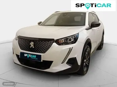Usado Peugeot 2008 Allure 131 CV (96 kW) 2022 Plateado SUV