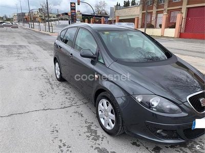 Usado Seat Altea XL 140 CV (102 kW) 2009 Gris / plata Monovolumen