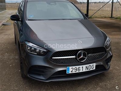Usado Mercedes B250e 218 CV (160 kW) 2025 Gris / plata Monovolumen