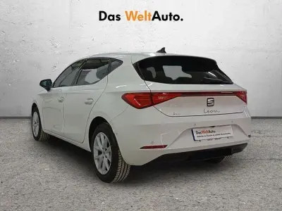 Usado Seat Leon Style 116 CV (85 kW) 2024 Blanco