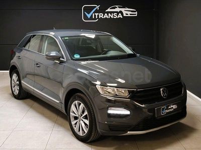 Usado VW T-Roc Advance 115 CV (84 kW) 2021 Gris / plata SUV