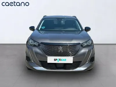 Usado Peugeot 2008 Allure 100 CV (73 kW) 2022 Gris SUV