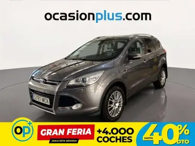 Usado Ford Kuga Titanium 163 CV (119 kW) 2013 Gris SUV