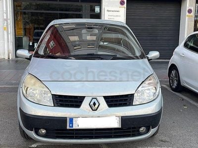 Usado Renault Scénic II Expression 120 CV (88 kW) 2004 Gris / plata Monovolumen