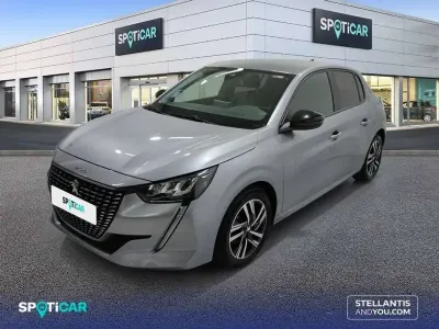 Usado Peugeot 208 Allure 101 CV (74 kW) 2023 Gris Utilitario