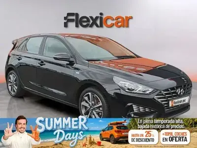 Usado Hyundai i30 110 CV (80 kW) 2023 Negro